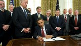 Obama_gitmo_sign_305px.jpg