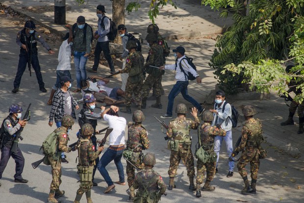 myanmar-soldiers