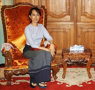 ASSK_sitting_305_z.jpg ASSK_sitting_305_z.jpg
