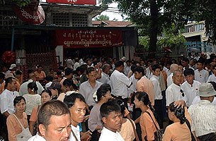 NLD_gathers_at_HQ_305px NLD_gathers_at_HQ_305px