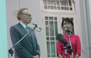 assk-bob-carr-0606-b305 assk-bob-carr-0606-b305