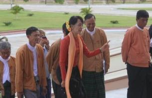 assk-parliament-0711-b305 assk-parliament-0711-b305