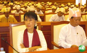 assk-parliament-0820-b305 assk-parliament-0820-b305