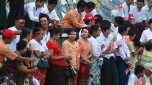 assk-welcome-back-crowd-b305 assk-welcome-back-crowd-b305