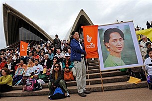 australia_free_suu_kyi_305_z.jpg