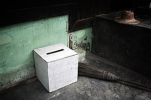 ballot_box_305px.jpg