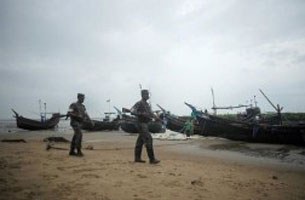 bangladesh-border-boat-b305 bangladesh-border-boat-b305