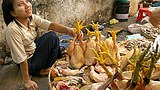 chicken_seller_305px.jpg