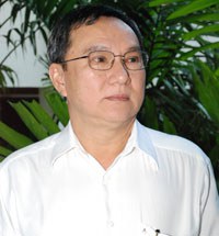 ိdr-nay-zin-latt-bali-305
