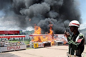 drug_burning_A_305px.jpg drug_burning_A_305px.jpg