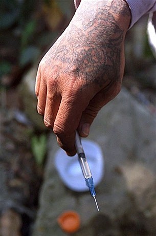 drug_syringe_305_z.jpg drug_syringe_305_z.jpg