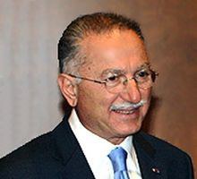 ekmeleddin-ihsanoglu-b305 ekmeleddin-ihsanoglu-b305