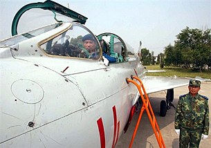 f-7_fighter_305px.jpg
