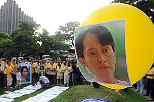 free_suu_kyi_singapore_305px.jpg free_suu_kyi_singapore_305px.jpg