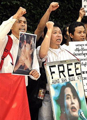 free_suu_kyi_tokyo_305px.jpg free_suu_kyi_tokyo_305px.jpg