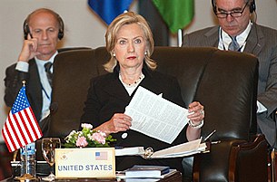 hilary_clinton_asean_305px hilary_clinton_asean_305px