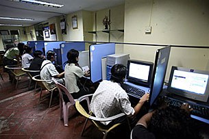 internet_cafe_305px.jpg internet_cafe_305px.jpg