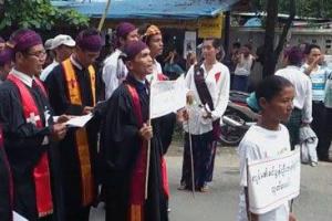 kachin-villager-arrested-b305 kachin-villager-arrested-b305