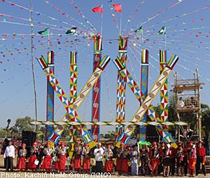 kachin_manau_305px.jpg