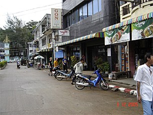 kawthaung_street_305px.jpg kawthaung_street_305px.jpg