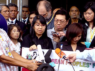 khin_ohmar_huahin_305px.jpg khin_ohmar_huahin_305px.jpg