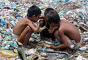 kids_garbage_305px.jpg kids_garbage_305px.jpg