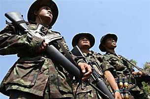 knu_karen_troops_305_z.jpg knu_karen_troops_305_z.jpg