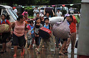 kokang_refugees_305px.jpg kokang_refugees_305px.jpg