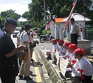 malaysia_hunger_strike_305p.jpg malaysia_hunger_strike_305p.jpg