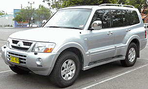 mitsubishi-pajero-305