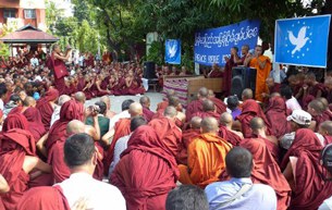 monk-protest-mandalay-day2-305