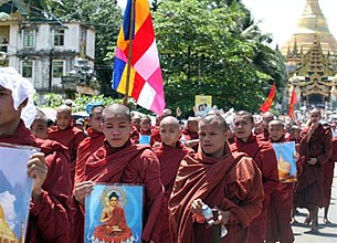 monks_march_09-25-07_305px.jpg monks_march_09-25-07_305px.jpg