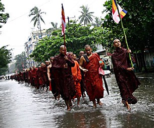 monks_rain_A_305px.jpg monks_rain_A_305px.jpg