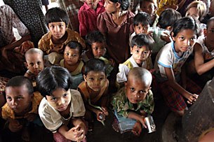 nargis_children_sit_305_z.jpg nargis_children_sit_305_z.jpg