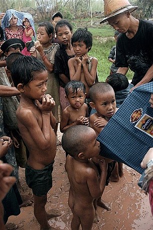 nargis_victim_kids_305px.jpg