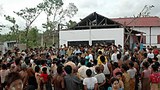 nargis_victims_crowd_305px.jpg