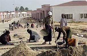 naypyidaw_work_site_305px.jpg naypyidaw_work_site_305px.jpg