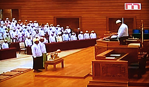 parliament_2011_meeting_305_z.png parliament_2011_meeting_305_z.png