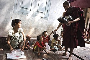 poverty_monk_food_305_Z poverty_monk_food_305_Z