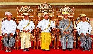 president-thein-sein-pose-305-z president-thein-sein-pose-305-z