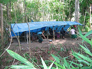 refugee_camp_shelter_305px.jpg refugee_camp_shelter_305px.jpg