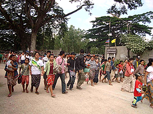 refugee_myawaddy_mae_sot_305_z.png refugee_myawaddy_mae_sot_305_z.png