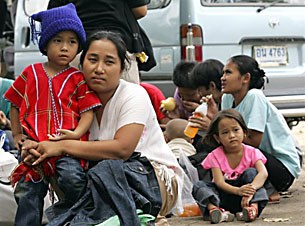 refugee_resettle_305px.jpg refugee_resettle_305px.jpg
