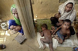 rohingya_family_305px.jpg