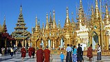 shwedagon_crowd_305px.jpg