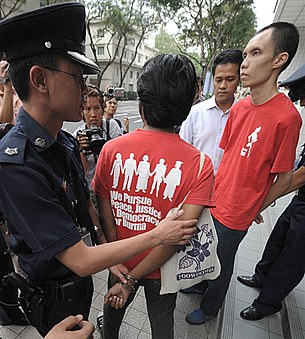 singapore_activists_305px.jpg singapore_activists_305px.jpg