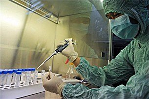 swine_flu_vaccine_305px.jpg swine_flu_vaccine_305px.jpg
