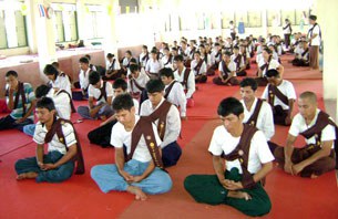 thai-migrant-newyear-b305 thai-migrant-newyear-b305