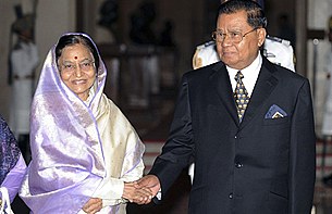 than_shwe_patil_india_305_z.jpg than_shwe_patil_india_305_z.jpg