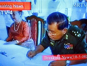than_shwe_wife_vote_305px.jpg than_shwe_wife_vote_305px.jpg